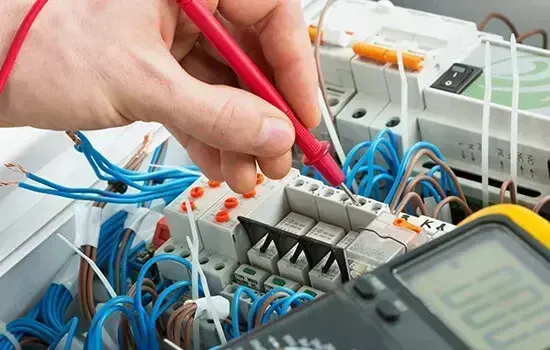 Professional electrician in Willesden